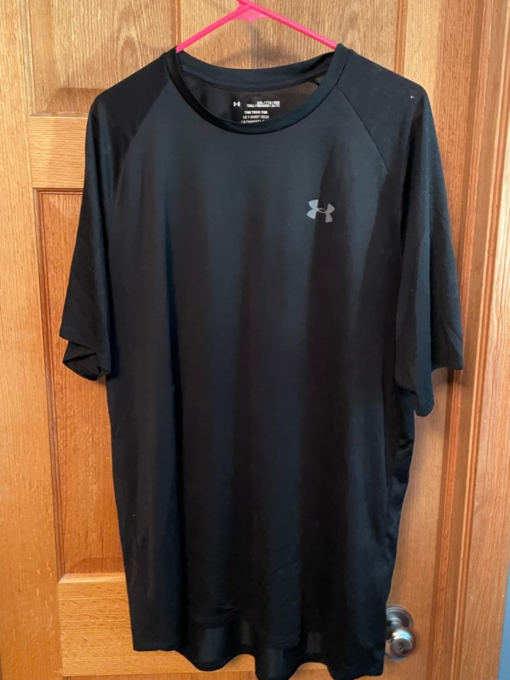Under Armour Black Short-Sleeve Athletic Tee with Gray Logo